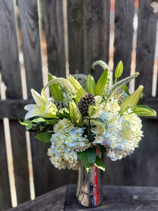 FROSTY BLOOM CENTERPIECE