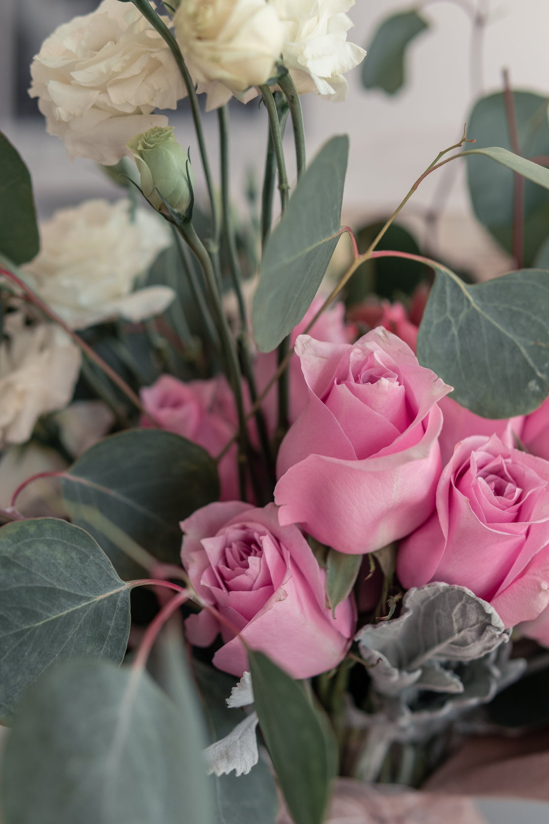 SILVER SERENITY ROSE & LISIANTHUS VASE